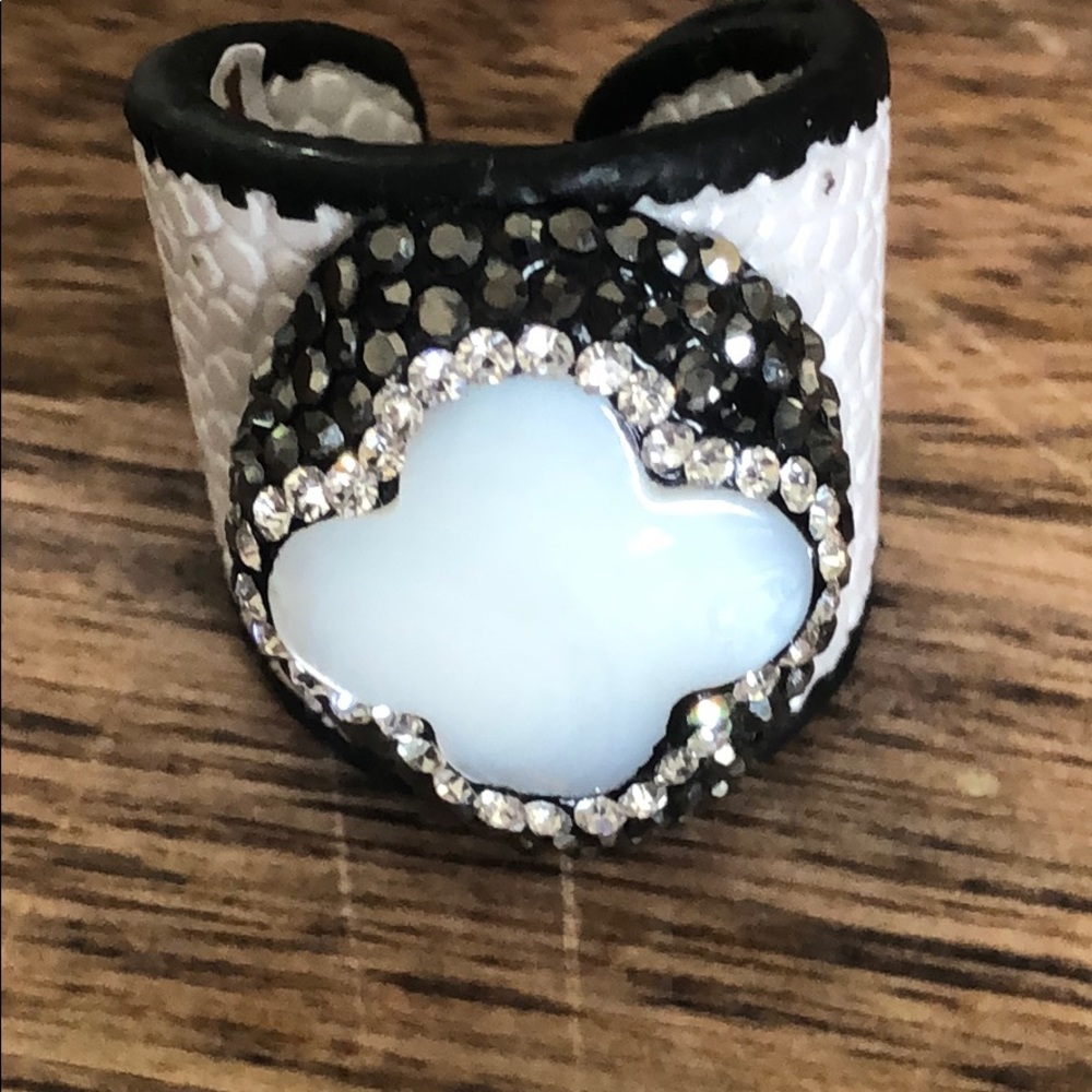 Pearl leather ring